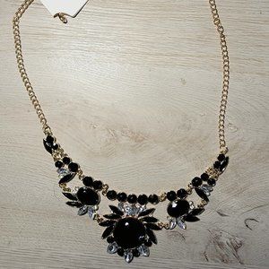 costume jewelry/necklace